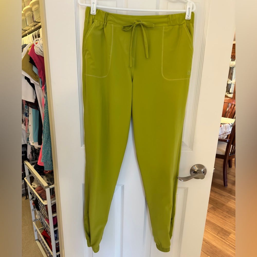 Albion Fit Pea Green Jetsetters